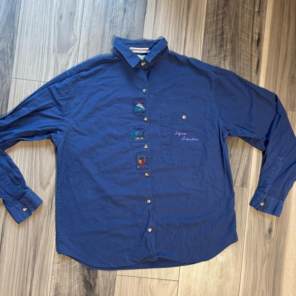 Vintage Alpine Adventure cotton shirt in blue with embroidered patches